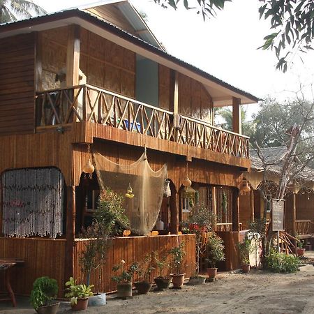 Soe Ko Ko Beach House & Restaurant Ngwesaung Dış mekan fotoğraf