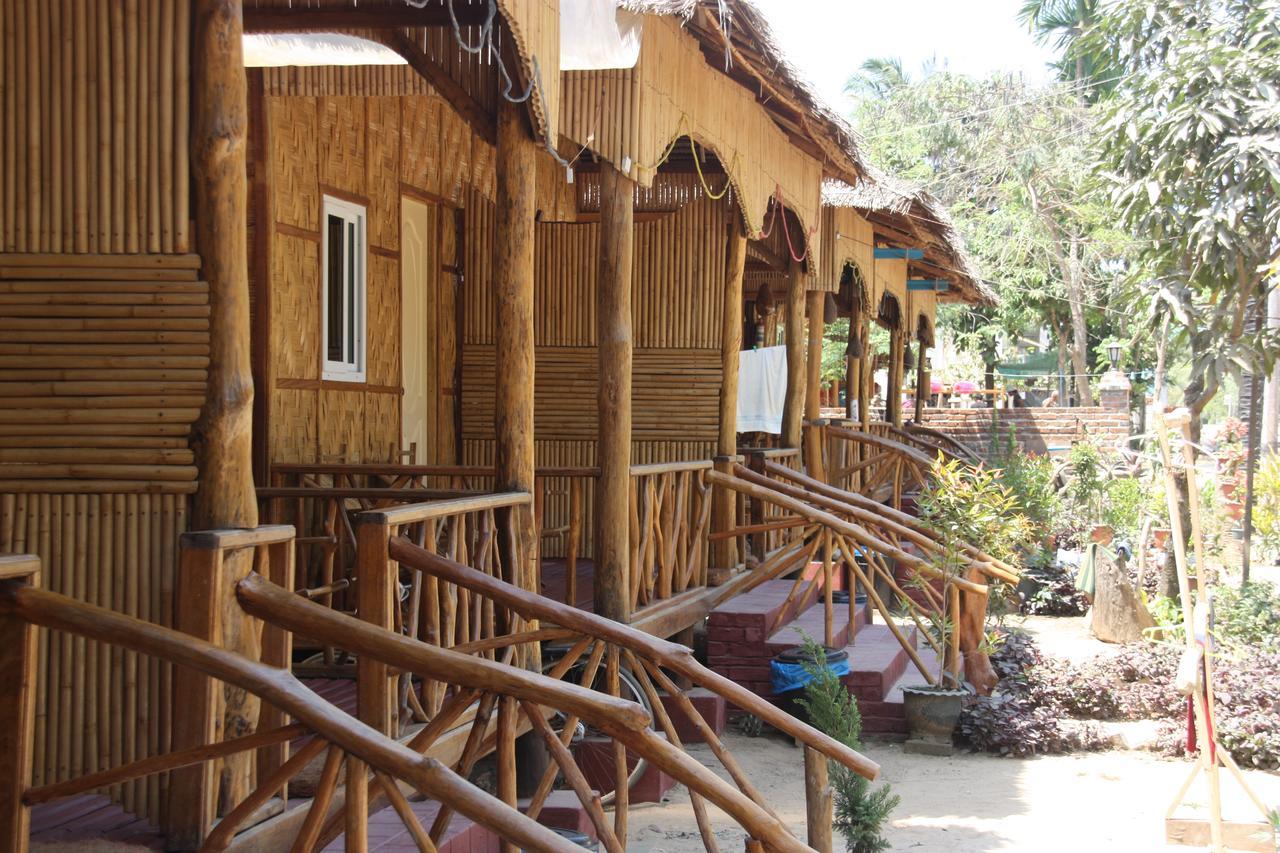 Soe Ko Ko Beach House & Restaurant Ngwesaung Dış mekan fotoğraf