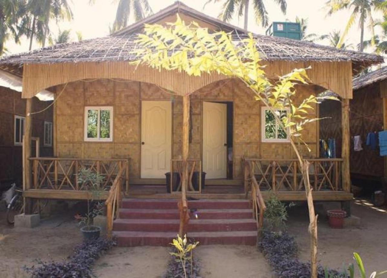 Soe Ko Ko Beach House & Restaurant Ngwesaung Dış mekan fotoğraf
